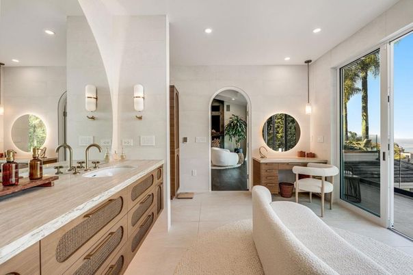 Bathroom, Dual Sink Vanities, Interior, Pendant Lights, Recessed Lighting