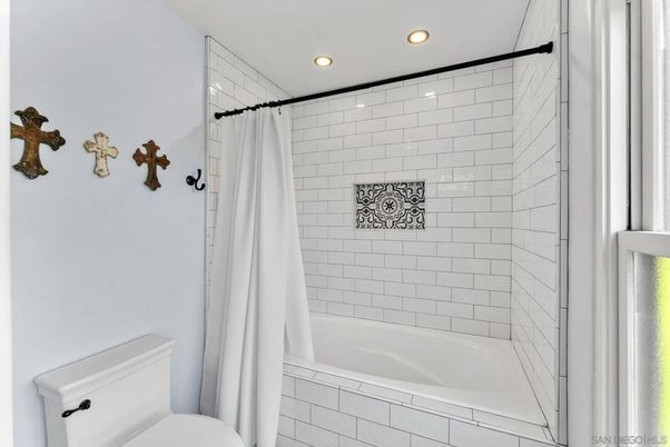 Bathroom, Interior, Recessed Lighting
