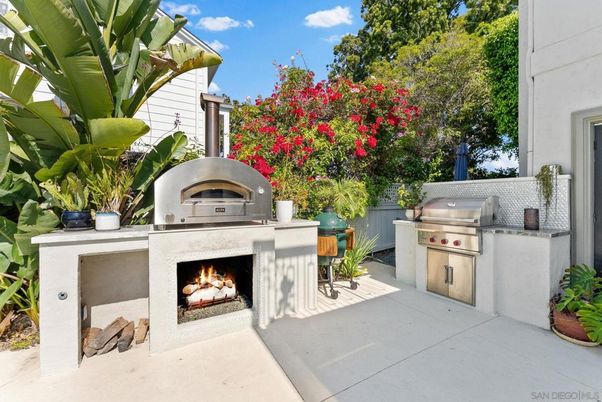 Exterior, Fireplace