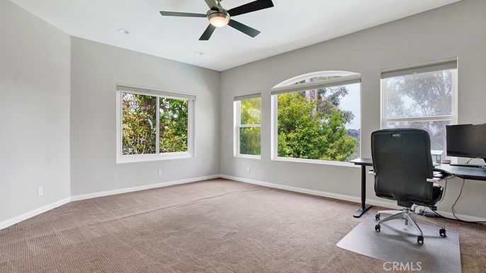 Home Office, Interior