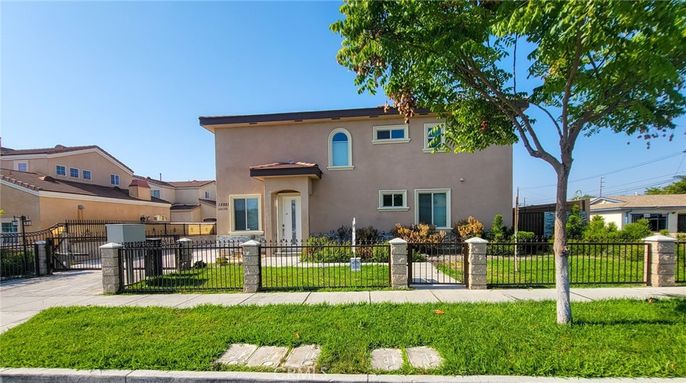 Backyard, Exterior, Facade, Mediterranean