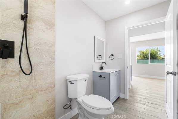 Bathroom, Interior, Recessed Lighting, Wood Texture Flooring