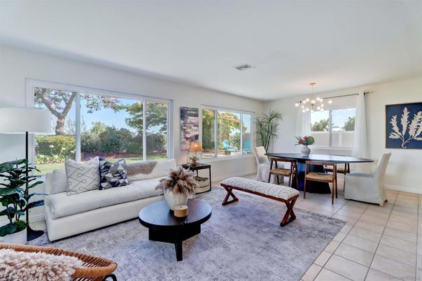 Dining room, Interior, Living room, Pendant Lights