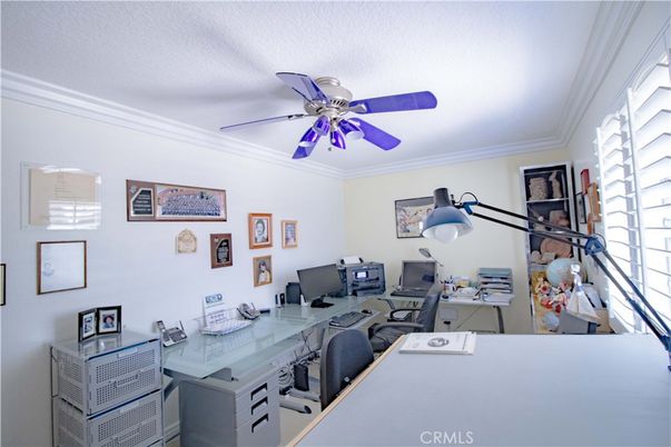 Home Office, Interior
