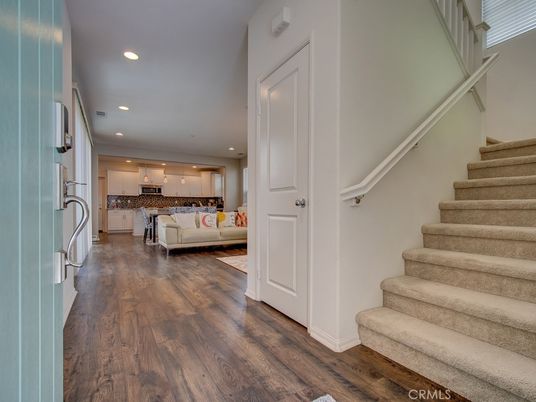 Interior, Kitchen, Living room, Pendant Lights, Recessed Lighting, Wood Texture Flooring
