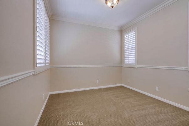 Empty room, Interior