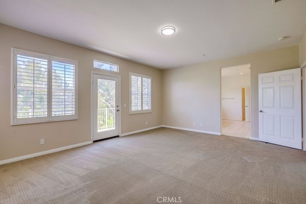 Empty room, Interior