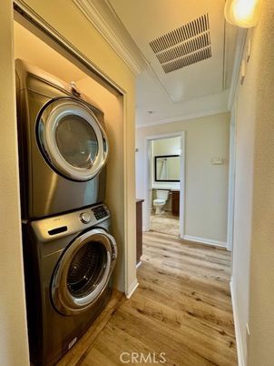 Interior, Utility Closets, Washer, Wood Texture Flooring