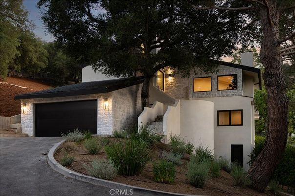 Attached, Exterior, Facade, Modern