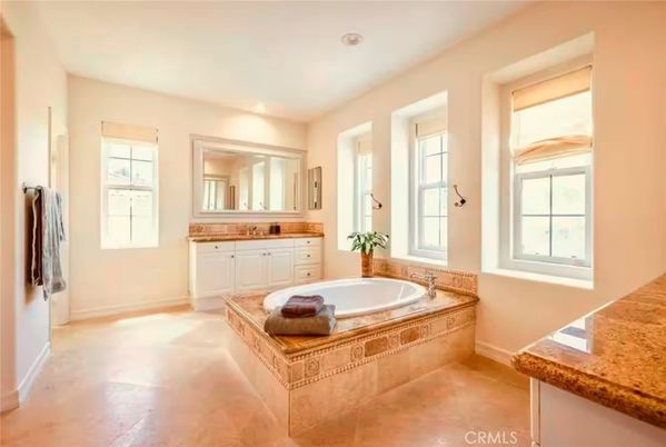 Bathroom, Interior, Recessed Lighting
