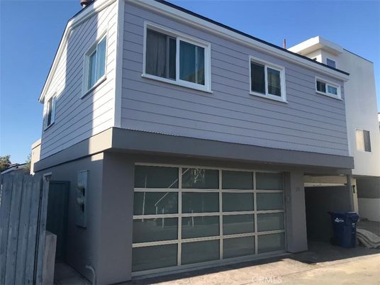 Attached, Exterior, Facade, Modern