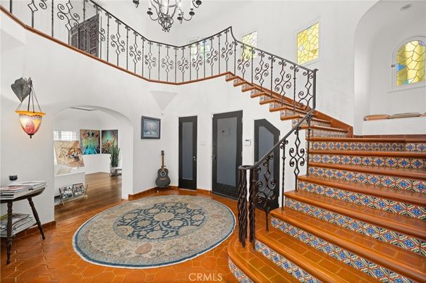 Chandelier, Interior, Wood Texture Flooring