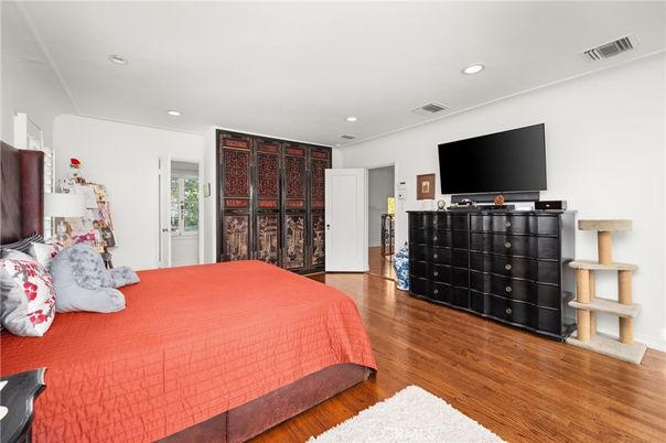 Bedroom, Interior, Recessed Lighting, Wood Texture Flooring