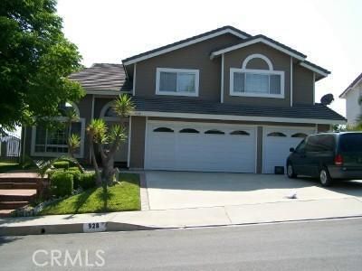 Attached, Exterior, Facade, American Craftsman