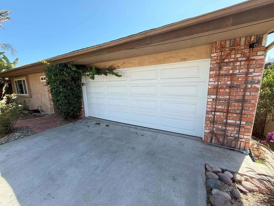 Detached Garage, Exterior