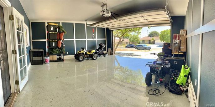 Garage, Interior