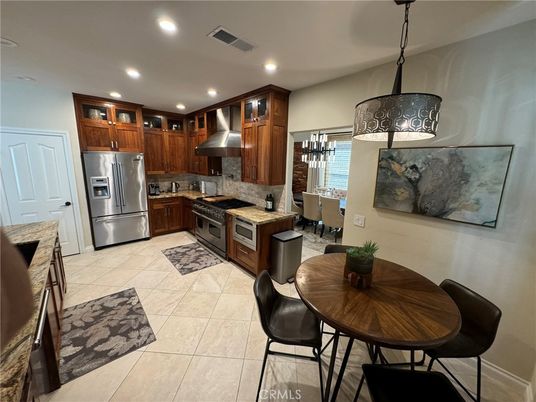 Dining room, Interior, Kitchen, Pendant Lights, Recessed Lighting, Stainless Steel Appliances