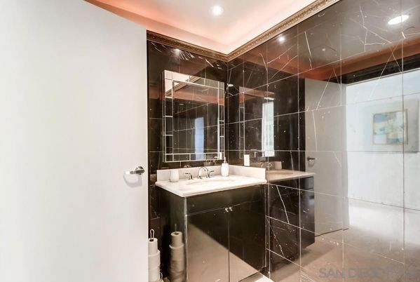 Bathroom, Interior, Recessed Lighting