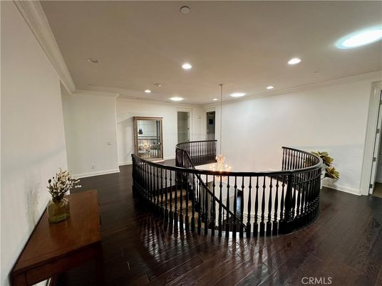 Interior, Pendant Lights, Recessed Lighting, Wood Texture Flooring