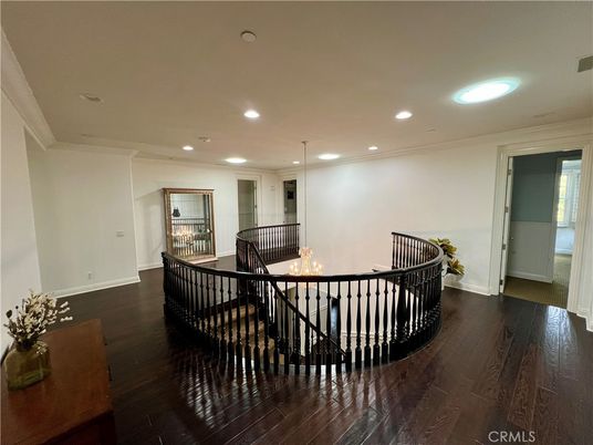 Interior, Pendant Lights, Recessed Lighting, Wood Texture Flooring