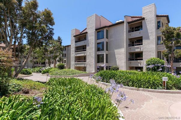 Exterior, Facade, Condo Building