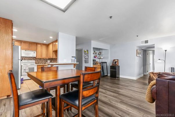 Dining room, Interior, Kitchen, Recessed Lighting, Wood Texture Flooring