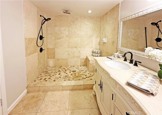 Bathroom, Interior, Recessed Lighting