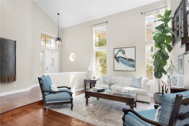 Interior, Living room, Pendant Lights, Wood Texture Flooring