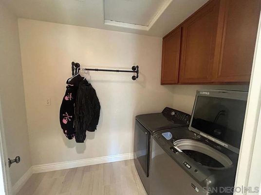 Interior, Washer, Wood Texture Flooring