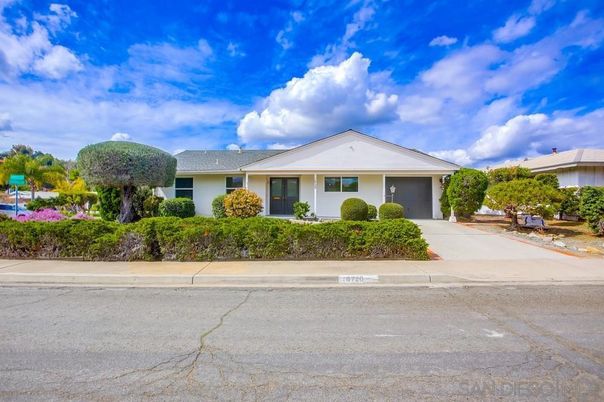 Attached, Exterior, Facade, Ranch
