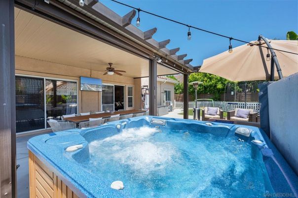 Exterior, Hot Tub