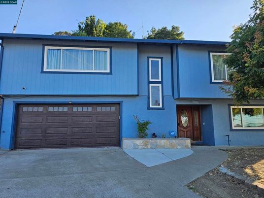 Attached, Exterior, Facade, Raised Ranch