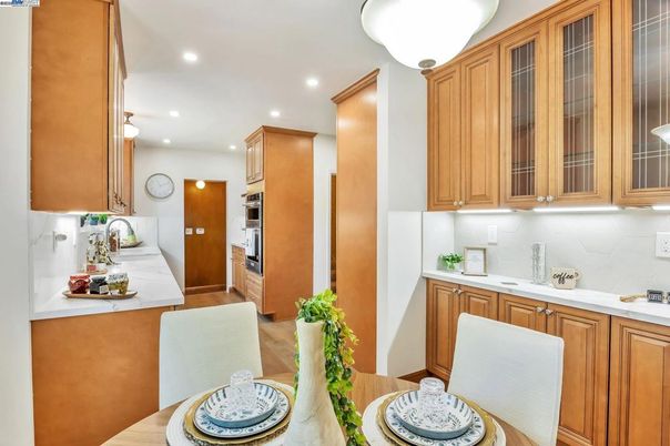 Dining room, Interior, Kitchen, Recessed Lighting