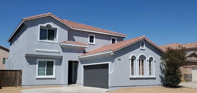 Attached, Exterior, Facade, Mediterranean