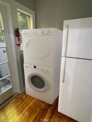 Interior, Utility Closets, Washer, Wood Texture Flooring