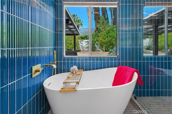 Bathroom, Free Standing Baths, Interior
