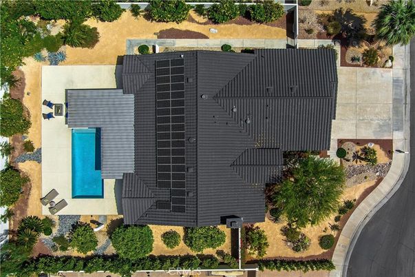 Exterior, Drone