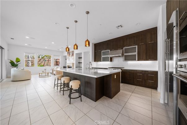 Interior, Kitchen, Living room, Pendant Lights, Recessed Lighting, Stainless Steel Appliances