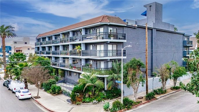 Exterior, Facade, Condo Building