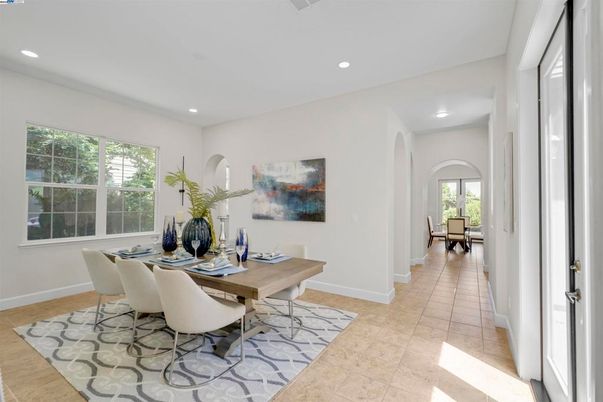 Dining room, Interior, Recessed Lighting