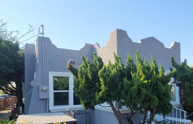 Exterior, Facade, Modern