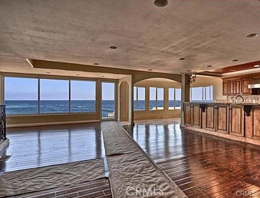 Chandelier, Interior, Recessed Lighting, Water, Wood Texture Flooring