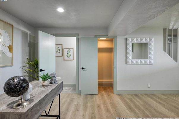 Interior, Recessed Lighting, Wood Texture Flooring