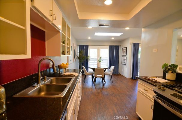 Dining room, Interior, Kitchen, Recessed Lighting, Wood Texture Flooring