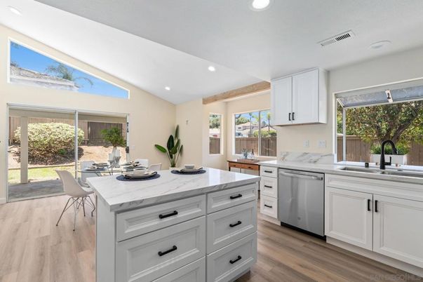 Dining room, Interior, Kitchen, Recessed Lighting, Wood Texture Flooring
