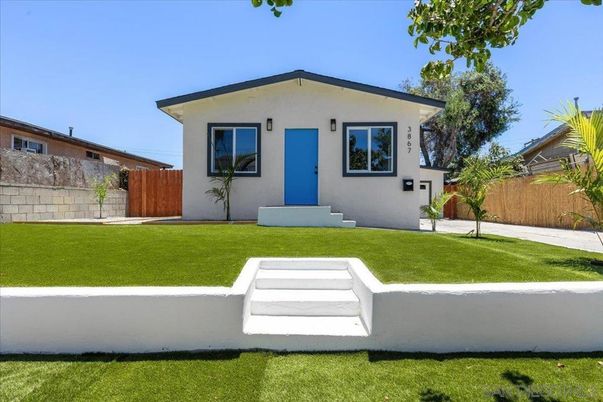 Backyard, Exterior, Facade, Ranch