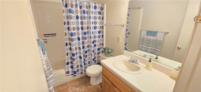 Bathroom, Interior, Tile Countertops