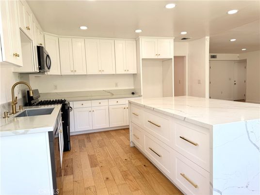 Interior, Kitchen, Recessed Lighting, Wood Texture Flooring