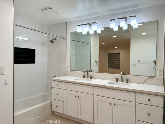 Bathroom, Dual Sink Vanities, Interior, Recessed Lighting