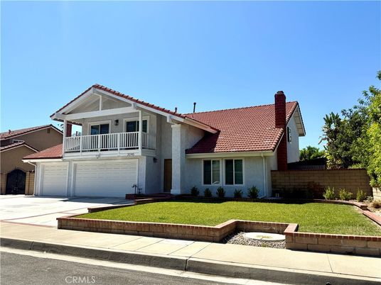 Attached, Exterior, Facade, Mediterranean